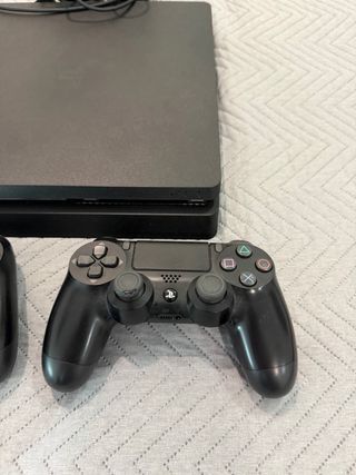 PS4 Slim Sony Negra + Accesorios