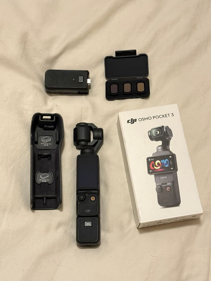 DJI Osmo Pocket 3 Creator/Kit con batería extra...