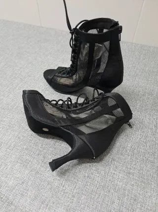 Zapatos de baile latino