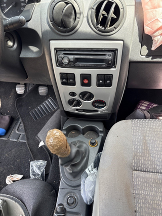 CONSOLA CENTRAL DACIA LOGAN 1 K7MF7