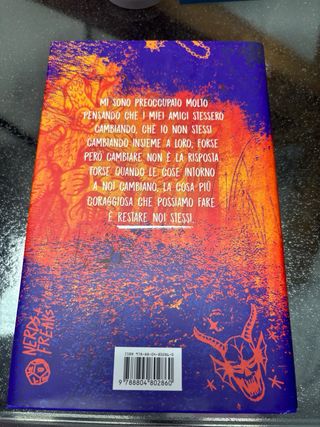 Libro stranger things dustin.