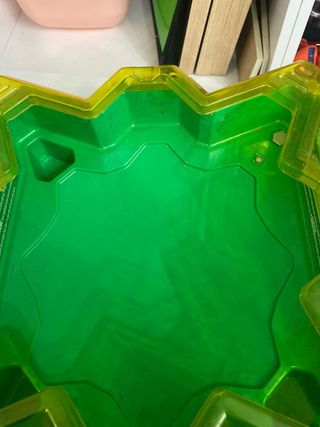 Estadio Beyblade Verde y Amarillo