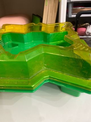 Estadio Beyblade Verde y Amarillo