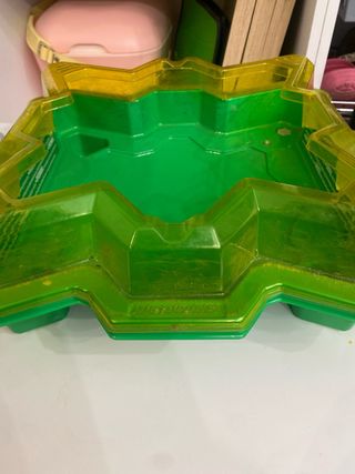 Estadio Beyblade Verde y Amarillo