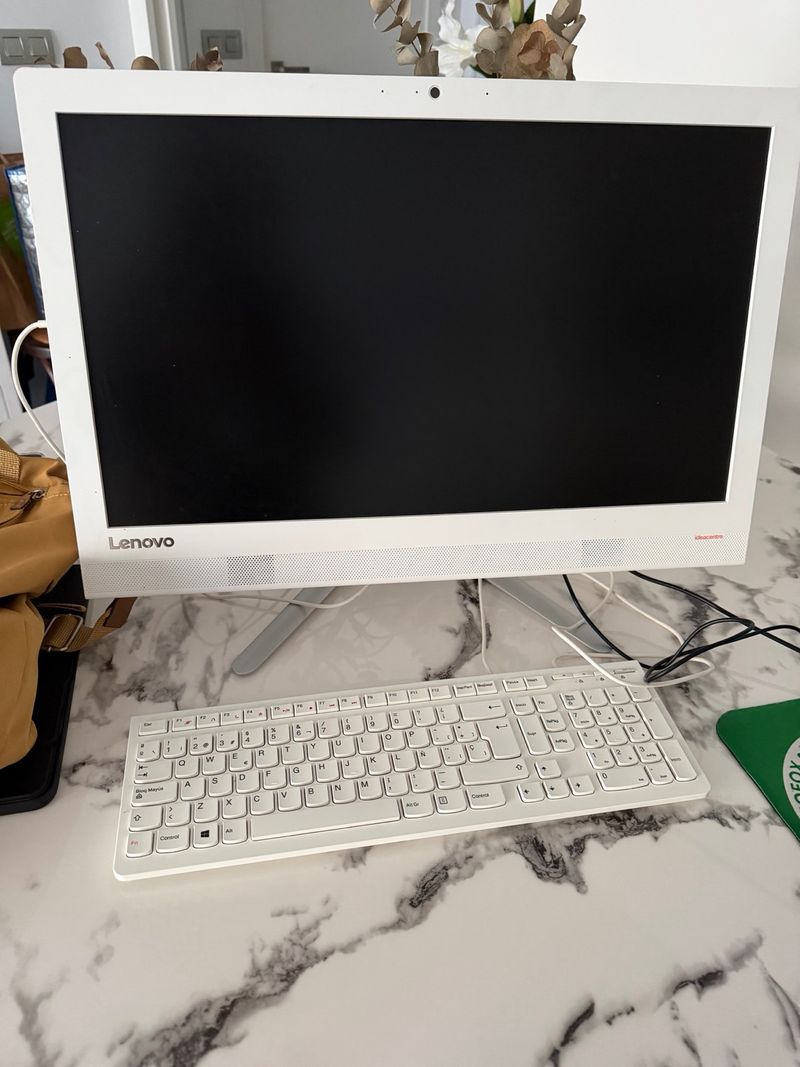 Ordenador Lenovo Blanco