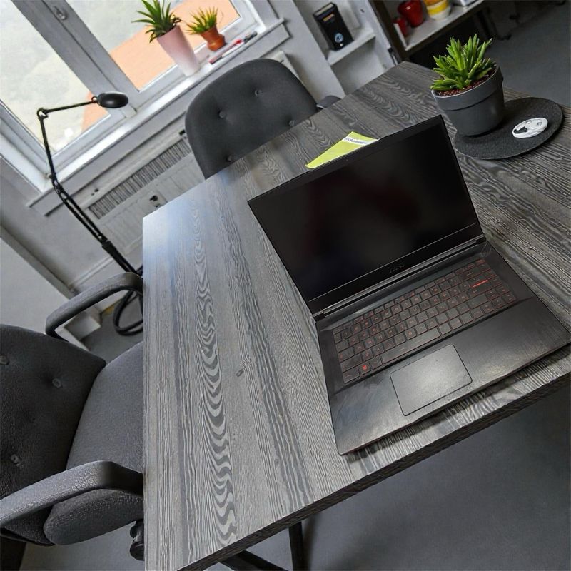 Portátil MSI Negro con Logo Rojo afbeelding 2