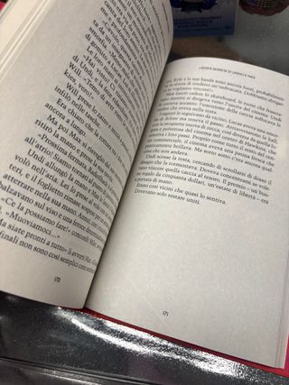 Libro stranger things undici e max.