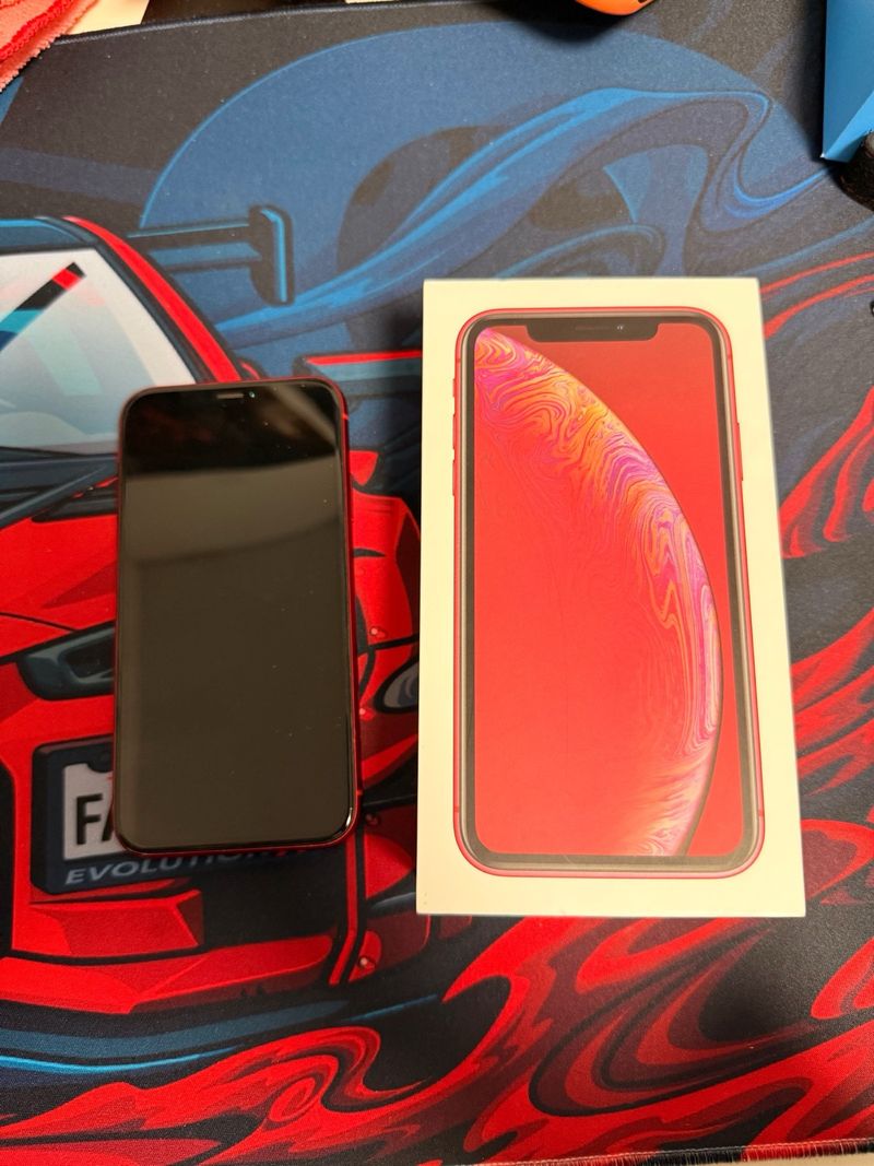 iPhone XR 64 GB Rojo