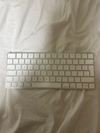Teclado Apple Plata y Blanco