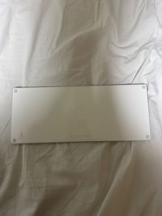 Teclado Apple Plata y Blanco