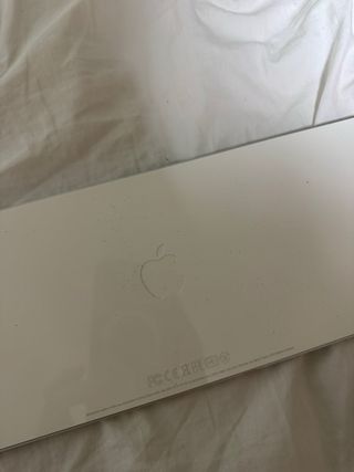 Teclado Apple Plata y Blanco