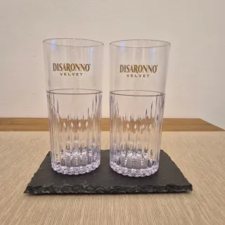 Coppia di bicchieri in plastica