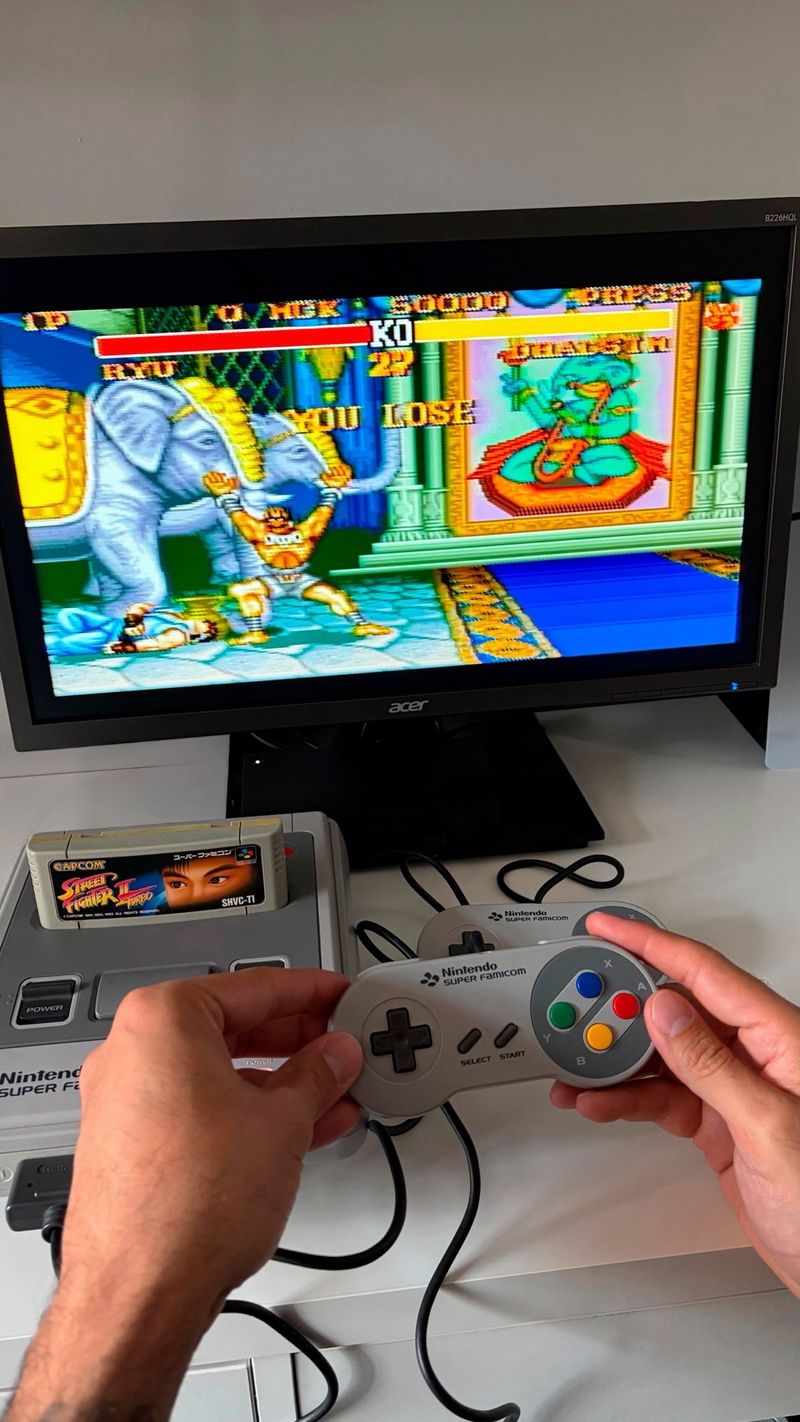 Nintendo Super Famicom + Juego COMO NUEVA