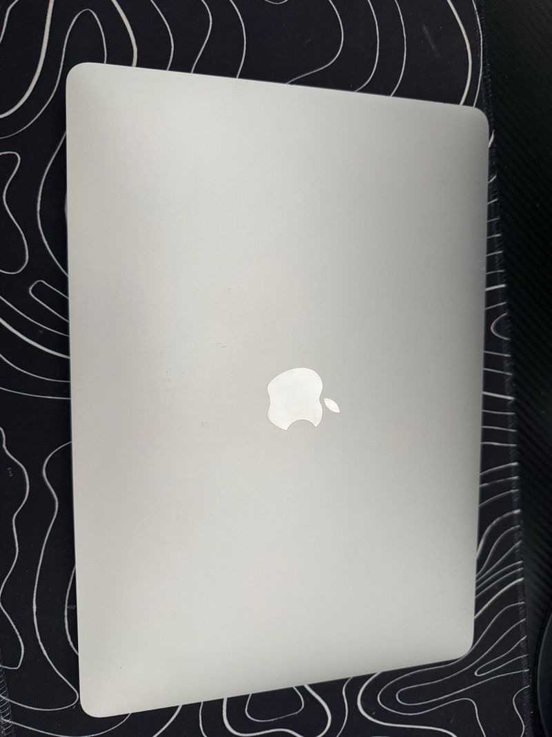 MacBook Pro Apple Gris Espacial afbeelding 4