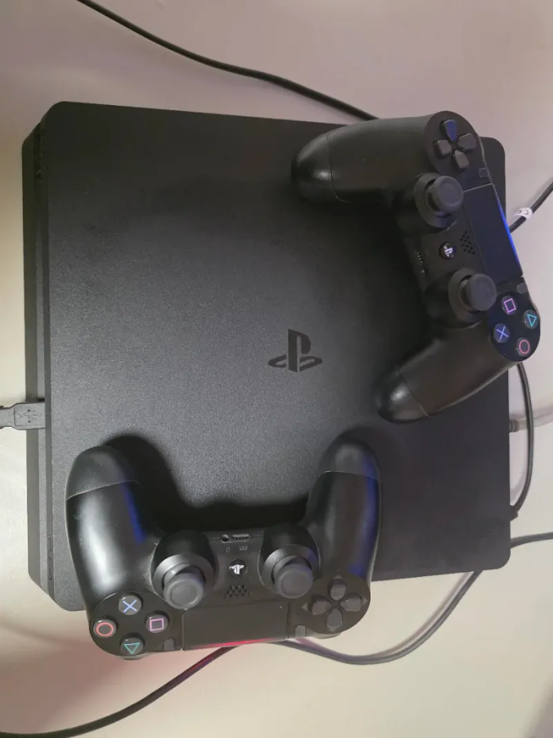 Consola PS4 Slim 500 GB con 2 mandos