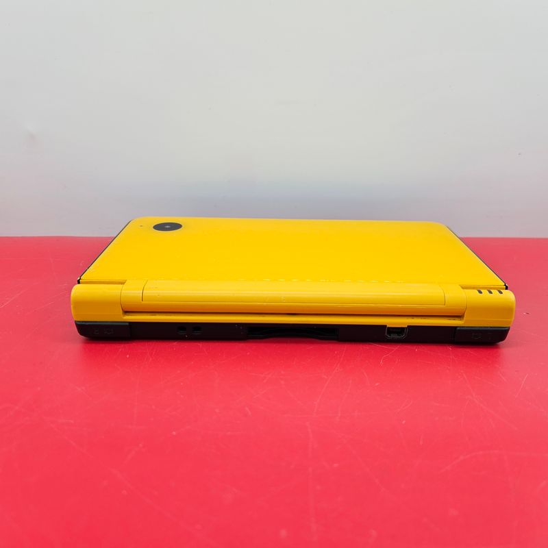 Nintendo DSi XL Amarilla + Cargador afbeelding 3