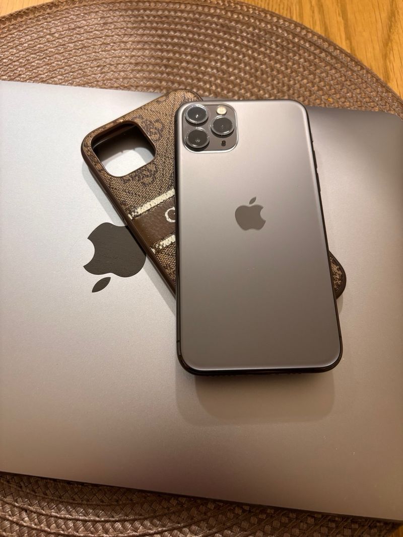 iPhone 11 Pro 256 GB Gris Espacial afbeelding 2
