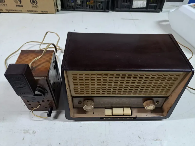 Radio Philips Vintage Marrón
