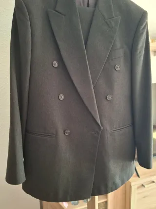 Traje de hombre cruzado gris