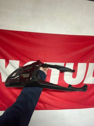 Soporte Baúl Yamaha Negro