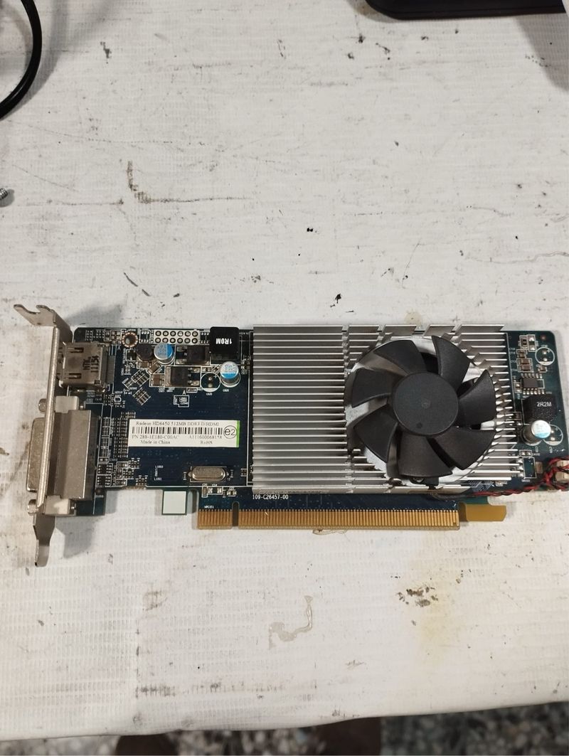Tarjeta Gráfica Nvidia Geforce 8400 GS Perfil Bajo