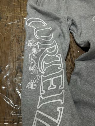 Pantalón Corteiz Gris Talla M