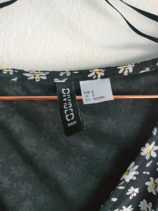 Vestido H&M flores gasa negro