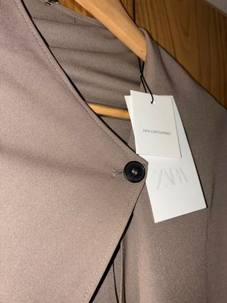 Capa Zara Asimétrica Talla M Beige