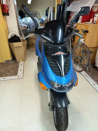 Scooter Aprilia World Wide Winner