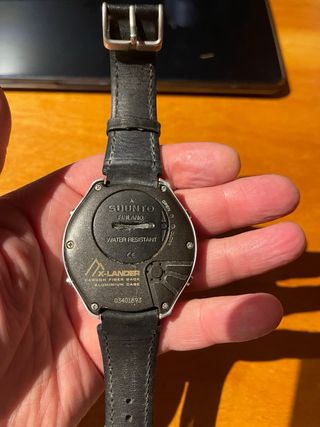 Reloj Suunto Xlander Plata. Sin bateria.