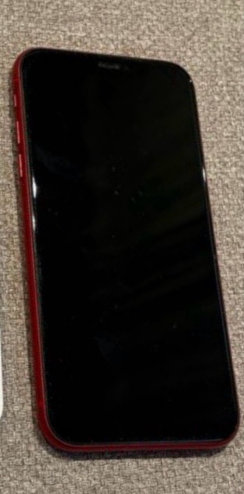 iPhone 11 128GB negro con funda roja incluida. afbeelding 2