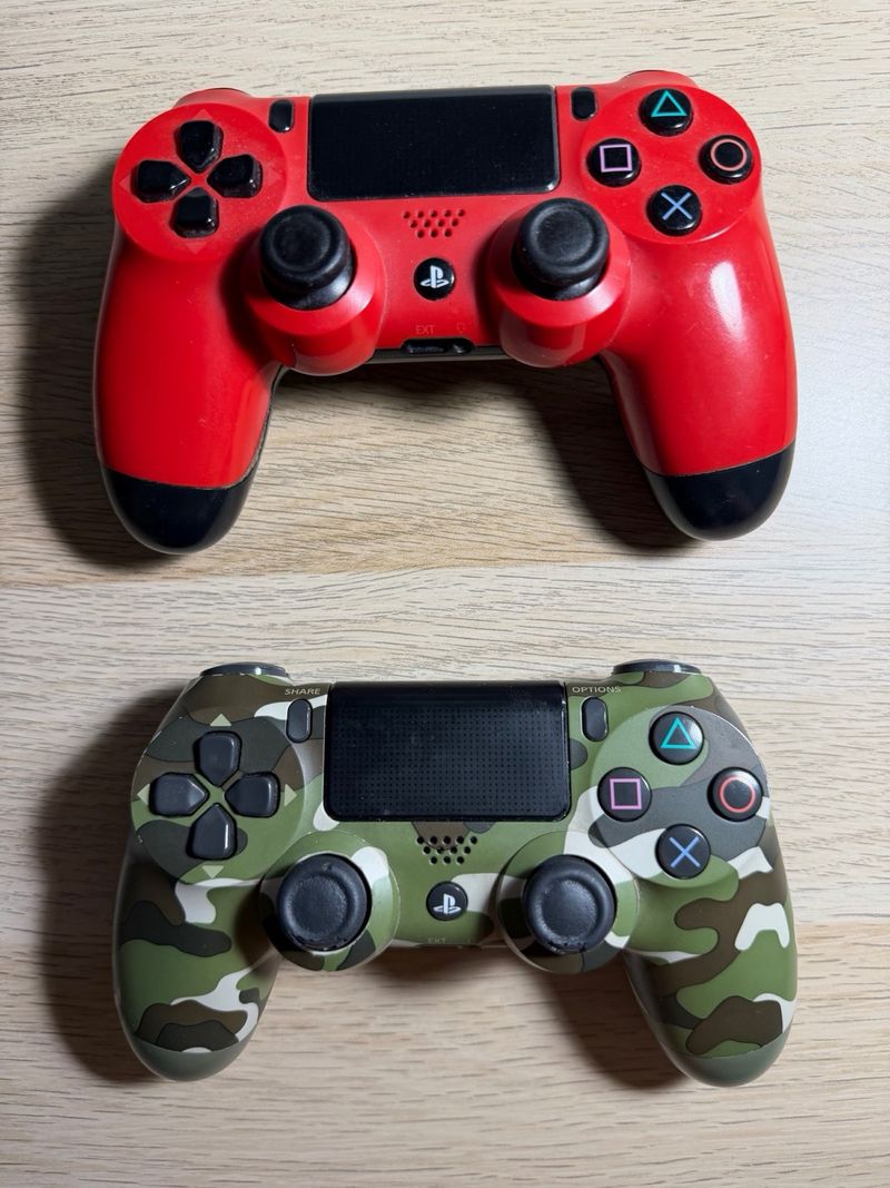2 Mandos PS4 (PlayStation 4) Rojo y Camuflaje afbeelding 3