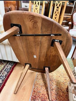 Mesa de centro de madera de nogal