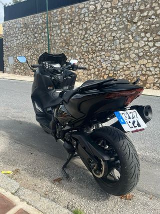 Yamaha Tmax 560 Negra
