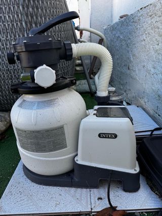 Piscina con depuradora de arena