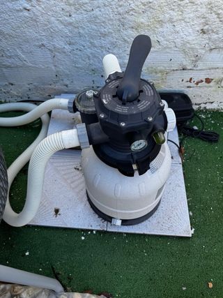 Piscina con depuradora de arena