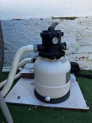 Piscina con depuradora de arena