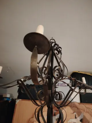 Lámpara de hierro forjado estilo rústico