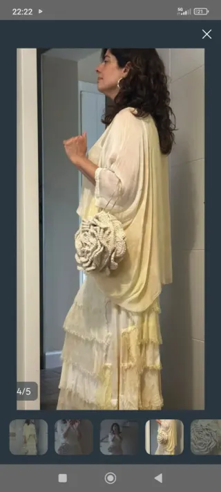 Bolso de mano flor beige y dorado