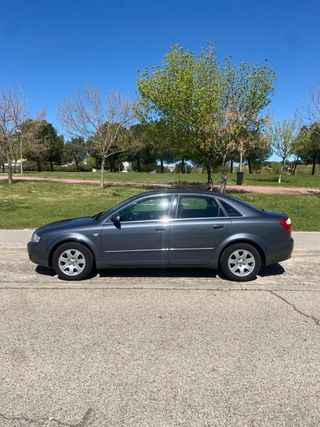 Audi A4 2003 – 112.685 km – Excelente estado!