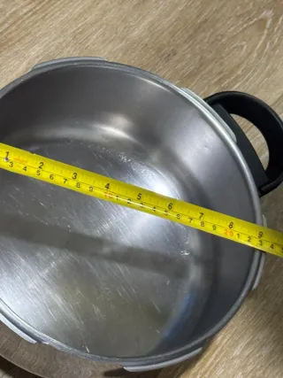 Olla de acero inoxidable con tapa de vidrio 24 cm