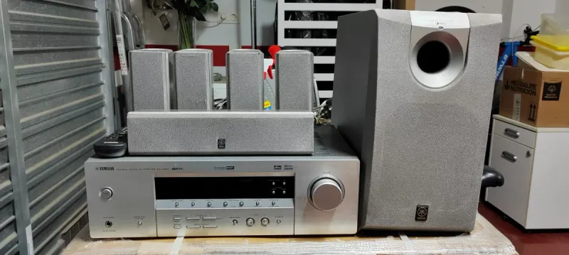 Yamaha 5.1 Dolby Surround Receiver + Altavoces afbeelding 3
