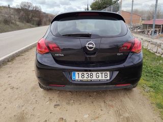 Opel Astra 2010