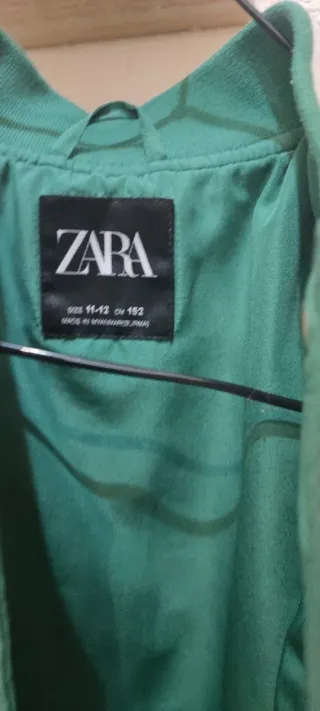 Chaqueta verde y blanca