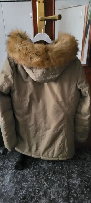 Chaqueta parka mujer verde militar con capucha