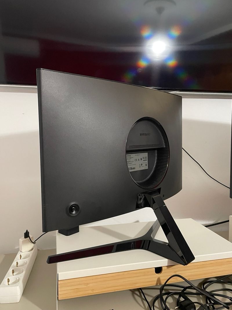 Monitor Samsung Curvo Gaming 24 1080p VA afbeelding 3