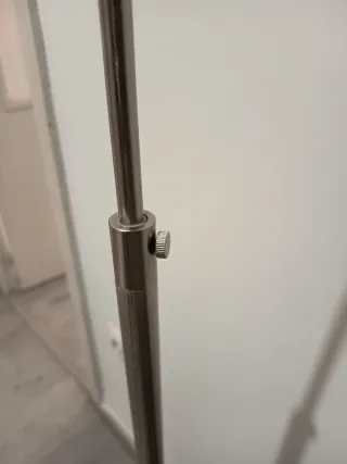 Lámpara de pie metálica arco