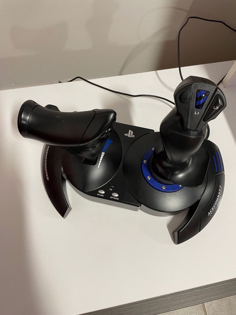 Thrustmaster T.Flight Hotas 4 Joystick afbeelding 2