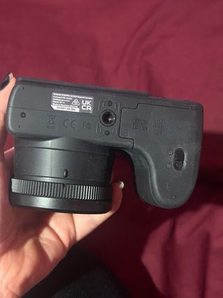 Cámara Kodak Pixpro AZ255 + Tarjeta SD 32GB