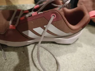 Zapatillas Adidas Marrones y Rosas